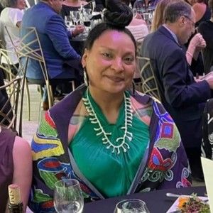 Meet your Posher, Posh